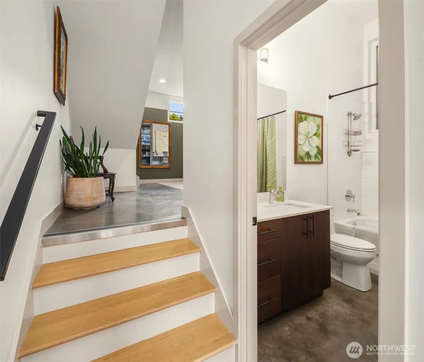 Property photo for 3805 Fremont Lane N, Seattle photo 23
