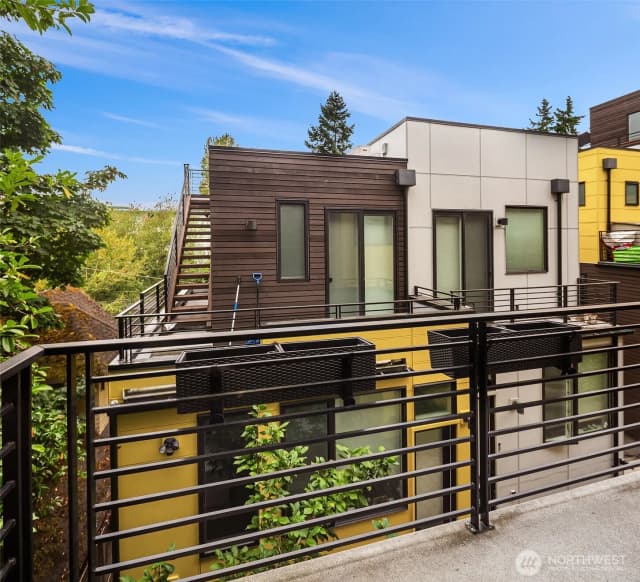 Property photo for 3805 Fremont Lane N, Seattle photo 5