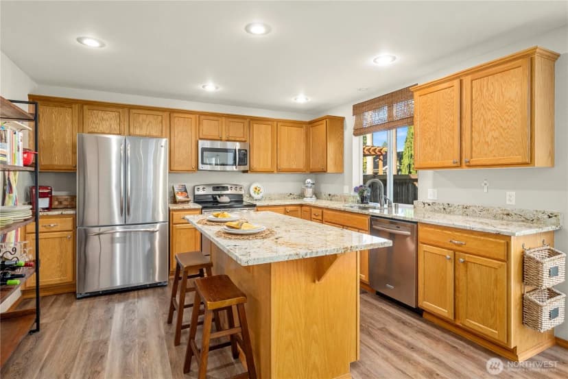 Property photo for 24108 231st Place Se, Maple Valley photo 9