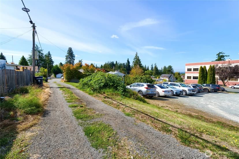Property photo for 1011 S 12th Street, Mount Vernon photo 12