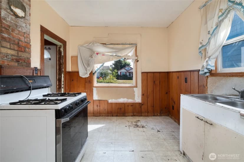 Property photo for 1011 S 12th Street, Mount Vernon photo 26