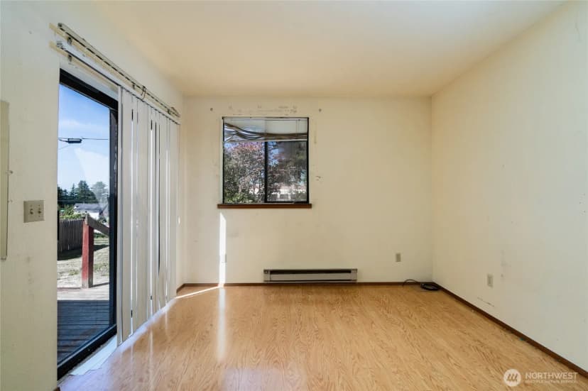 Property photo for 1011 S 12th Street, Mount Vernon photo 23