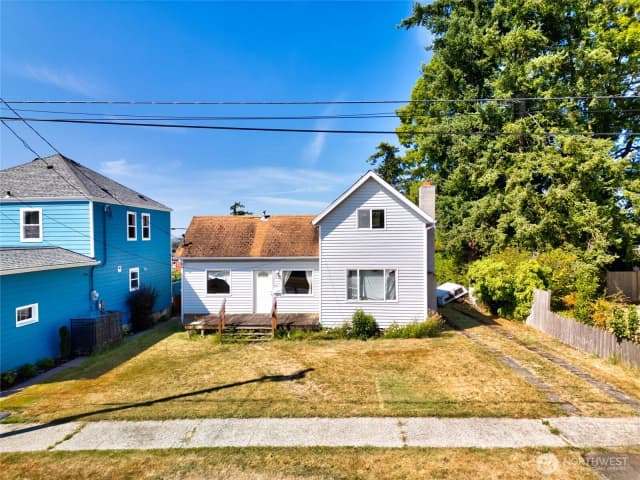 Property photo for 1011 S 12th Street, Mount Vernon photo 2