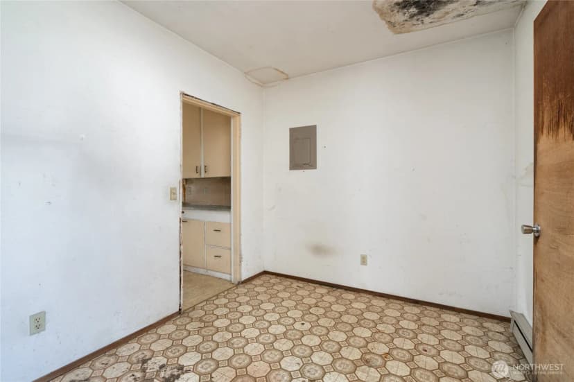 Property photo for 1011 S 12th Street, Mount Vernon photo 28