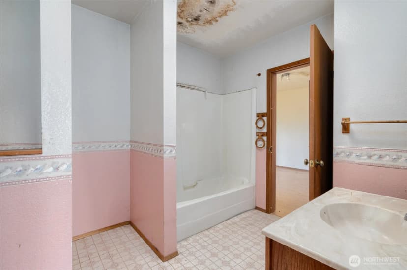 Property photo for 1011 S 12th Street, Mount Vernon photo 21