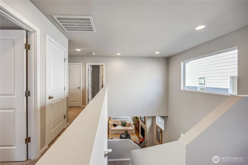 Property photo for 168 Ne Shadowhawk Lane, Bremerton photo 19