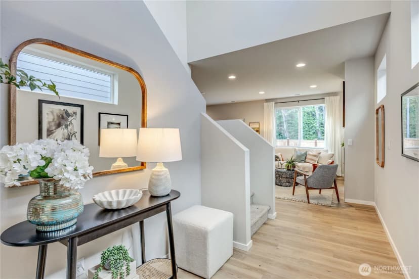 Property photo for 168 Ne Shadowhawk Lane, Bremerton photo 3
