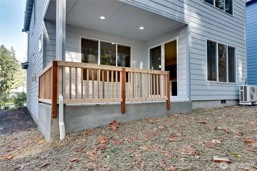 Property photo for 216 Ne Shadowhawk Lane, Bremerton photo 12