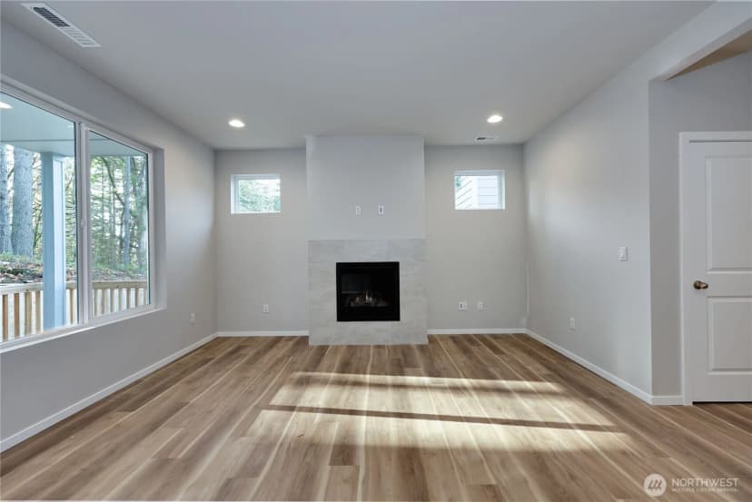 Property photo for 216 Ne Shadowhawk Lane, Bremerton photo 10