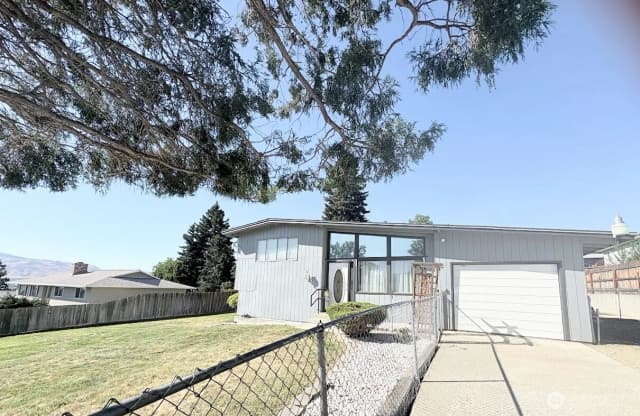 Property photo for 1723 Ne 7th Street, East Wenatchee