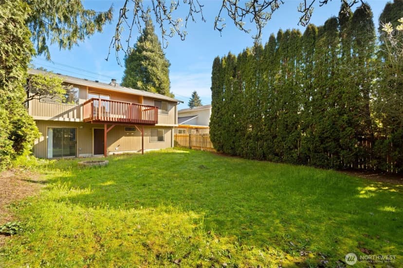 Property photo for 917 N 100th Street, Seattle photo 32