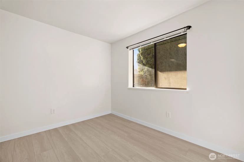 Property photo for 917 N 100th Street, Seattle photo 22