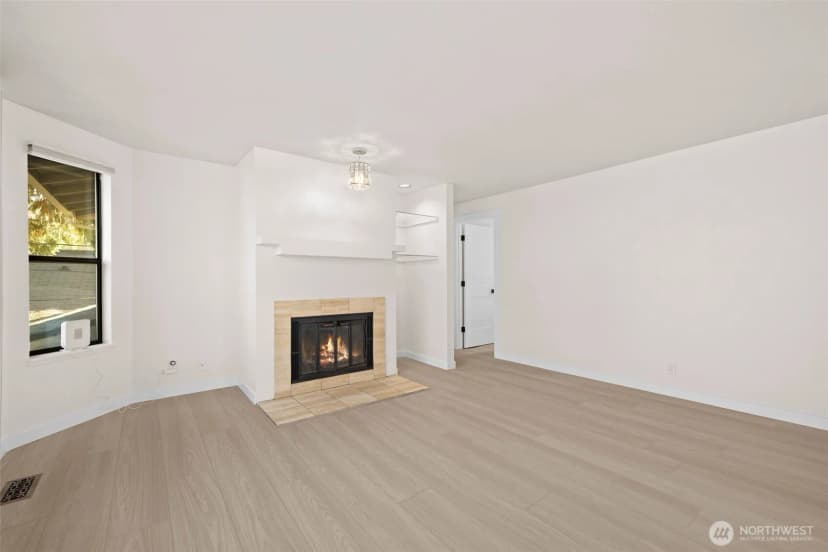 Property photo for 917 N 100th Street, Seattle photo 8