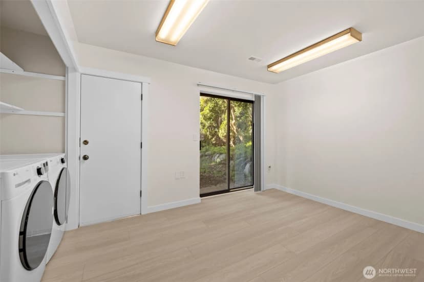 Property photo for 917 N 100th Street, Seattle photo 18
