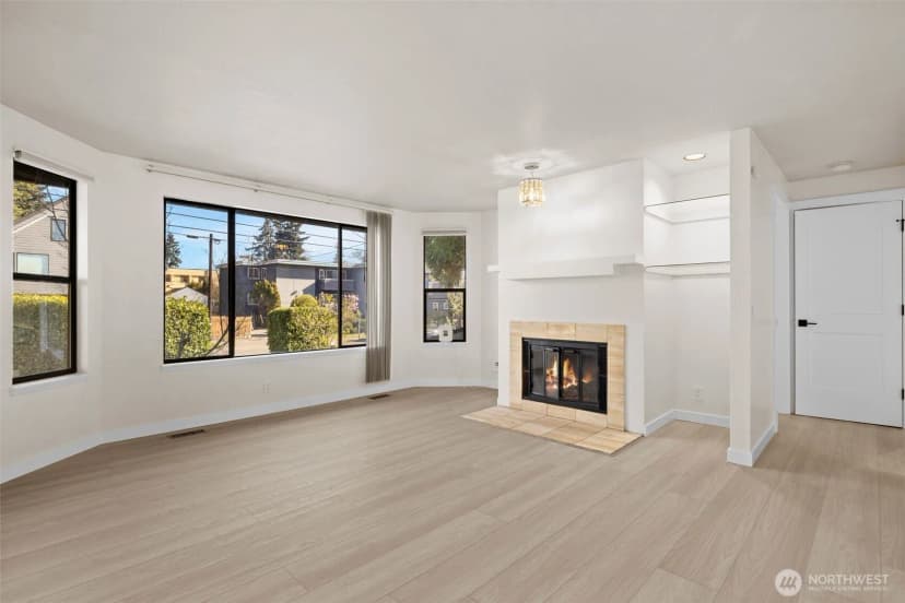 Property photo for 917 N 100th Street, Seattle photo 9
