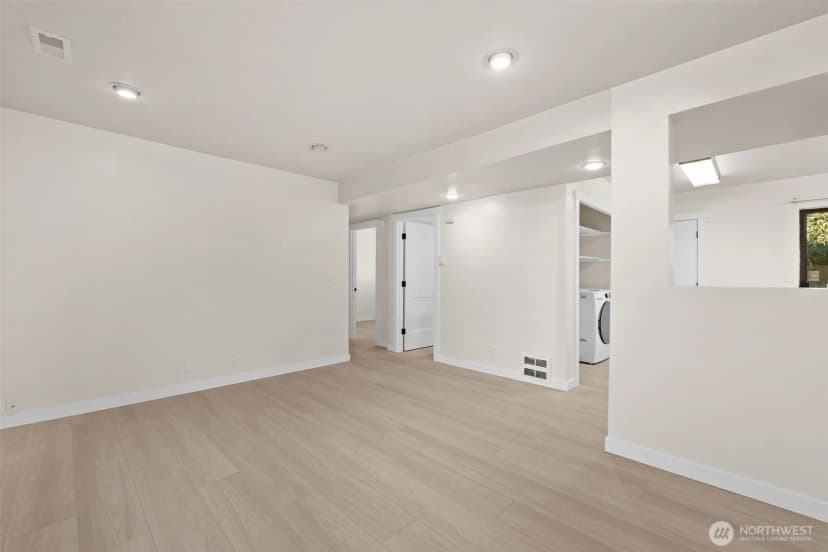 Property photo for 917 N 100th Street, Seattle photo 17