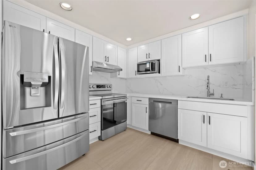 Property photo for 917 N 100th Street, Seattle photo 13