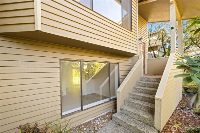 Property photo for 917 N 100th Street, Seattle photo 5