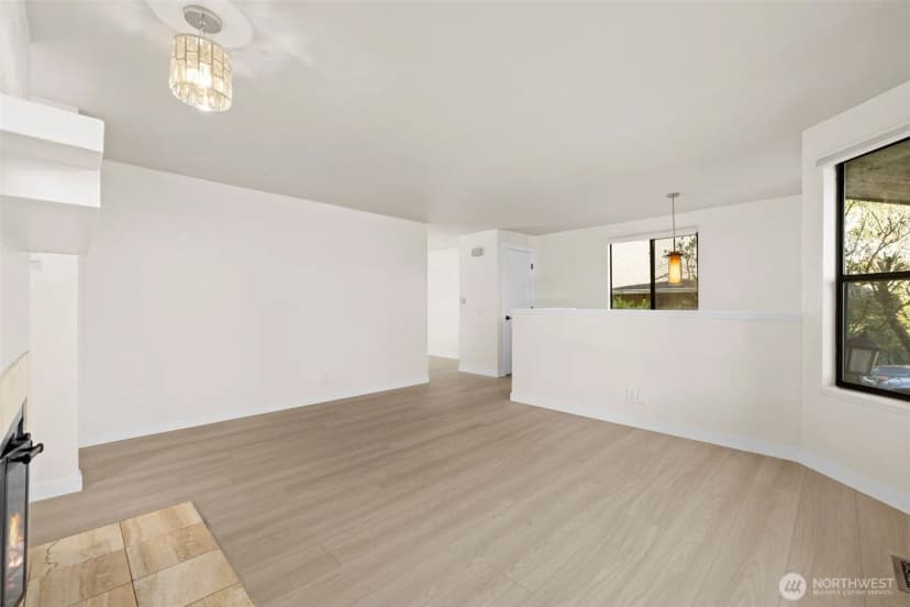 Property photo for 917 N 100th Street, Seattle photo 11