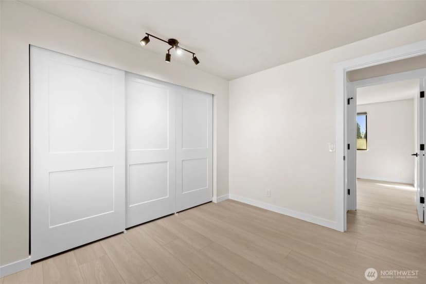 Property photo for 917 N 100th Street, Seattle photo 25