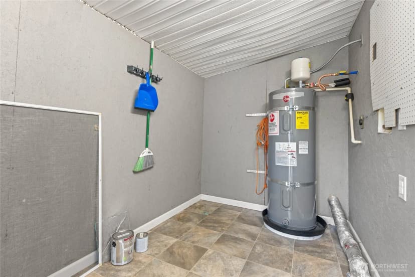 Property photo for 222 Emery Avenue S, South Prairie photo 31