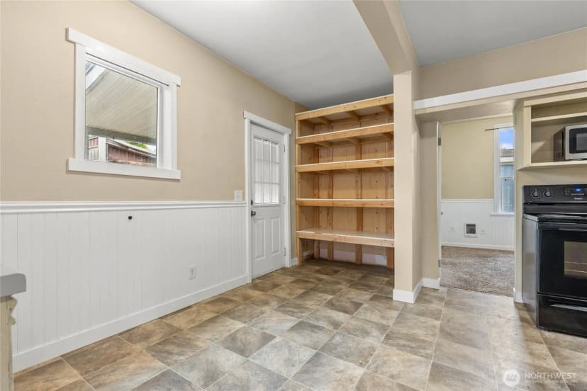 Property photo for 222 Emery Avenue S, South Prairie photo 3