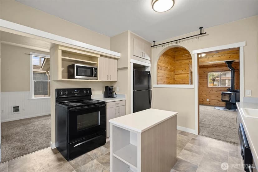 Property photo for 222 Emery Avenue S, South Prairie photo 8