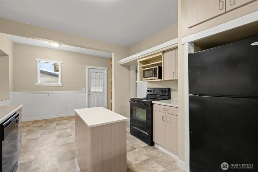 Property photo for 222 Emery Avenue S, South Prairie photo 7