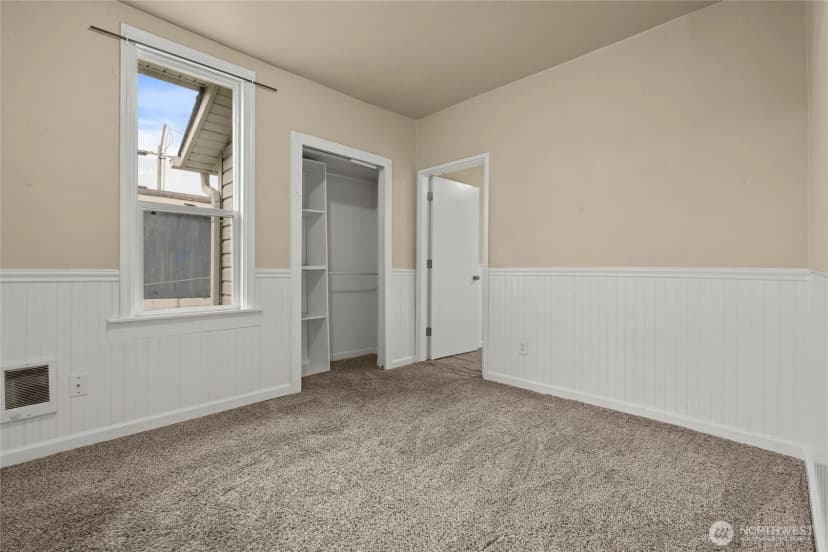 Property photo for 222 Emery Avenue S, South Prairie photo 18