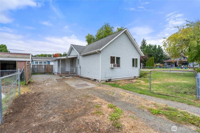 Property photo for 222 Emery Avenue S, South Prairie photo 2