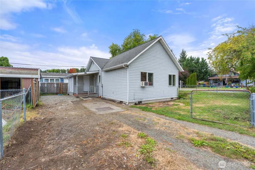 Property photo for 222 Emery Avenue S, South Prairie photo 2