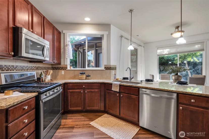 Property photo for 1003 Sw 339th Street, Federal Way photo 13