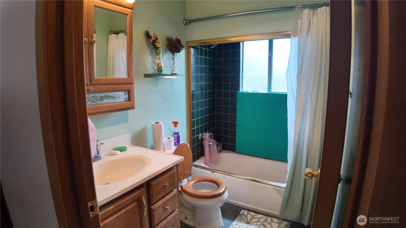 Property photo for 4935 30th Avenue S, Seattle photo 13