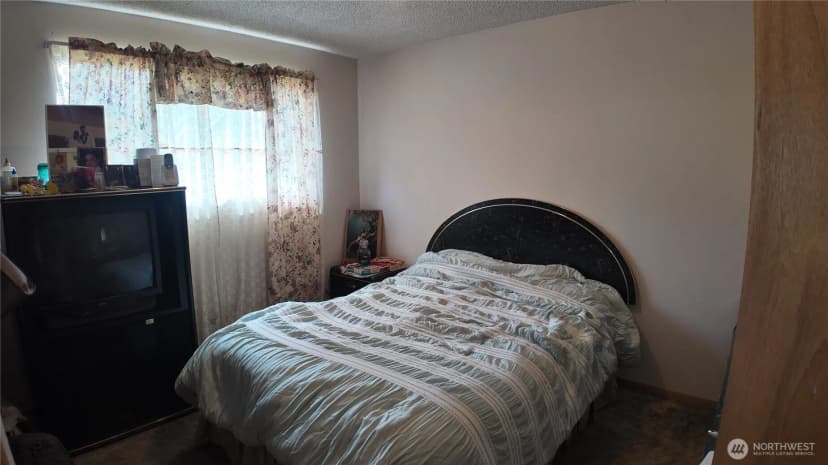 Property photo for 4935 30th Avenue S, Seattle photo 14