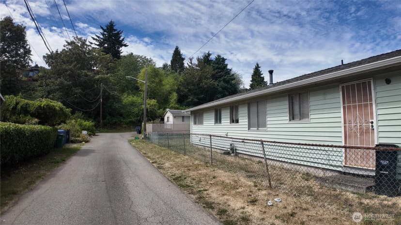 Property photo for 4935 30th Avenue S, Seattle photo 23
