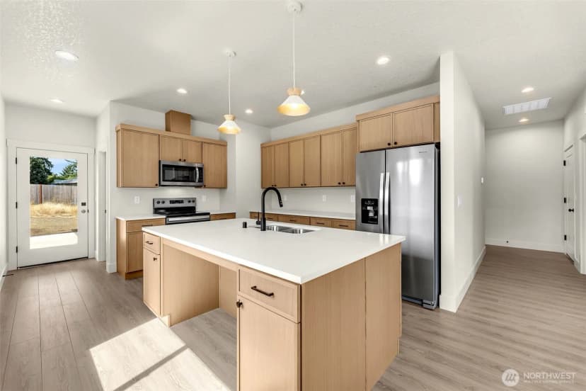 Property photo for 301 Cap Avenue, Winlock photo 10