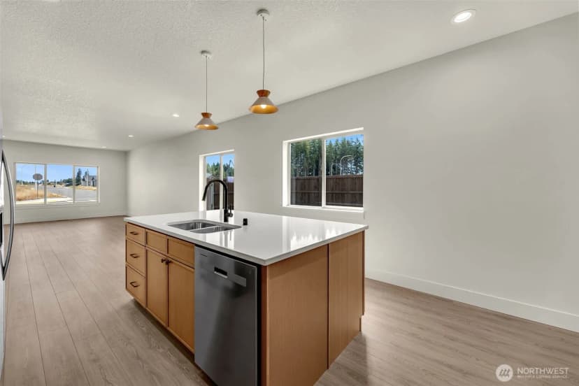 Property photo for 301 Cap Avenue, Winlock photo 12