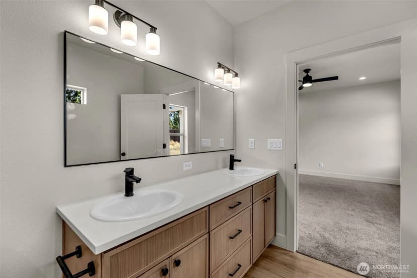 Property photo for 301 Cap Avenue, Winlock photo 25