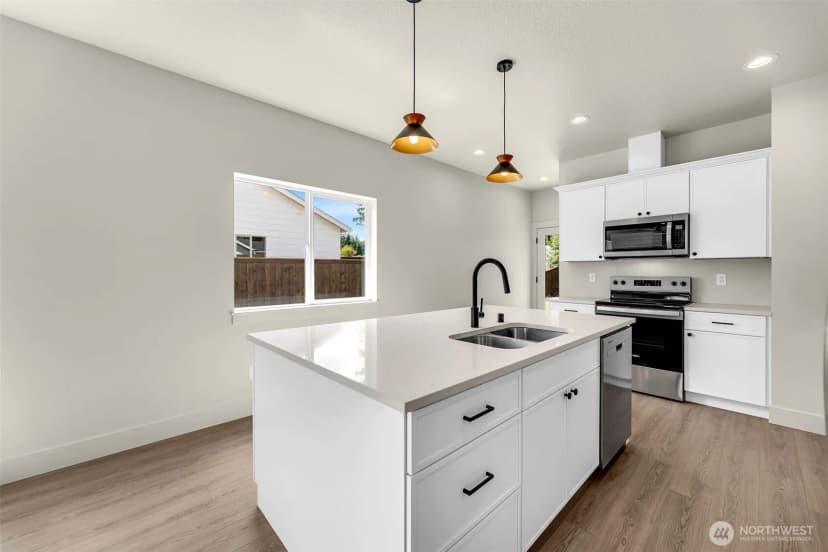 Property photo for 313 Cap Avenue, Winlock photo 8