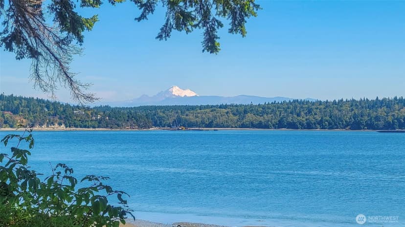 Property photo for 14449 Jura Lane, Anacortes photo 2