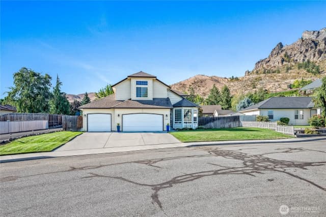 Property photo for 1232 Gossman Lane, Wenatchee
