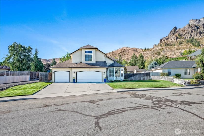 Property photo for 1232 Gossman Lane, Wenatchee