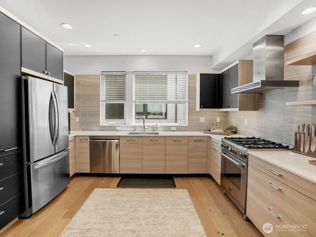 Property photo for 17338 Bothell Way Ne #e, Bothell