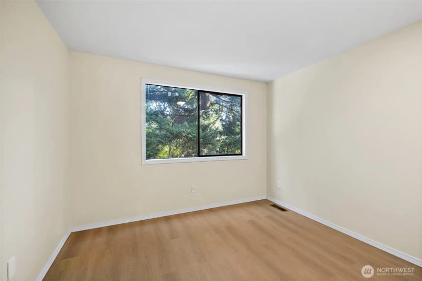 Property photo for 21911 4th Avenue Se, Bothell photo 21