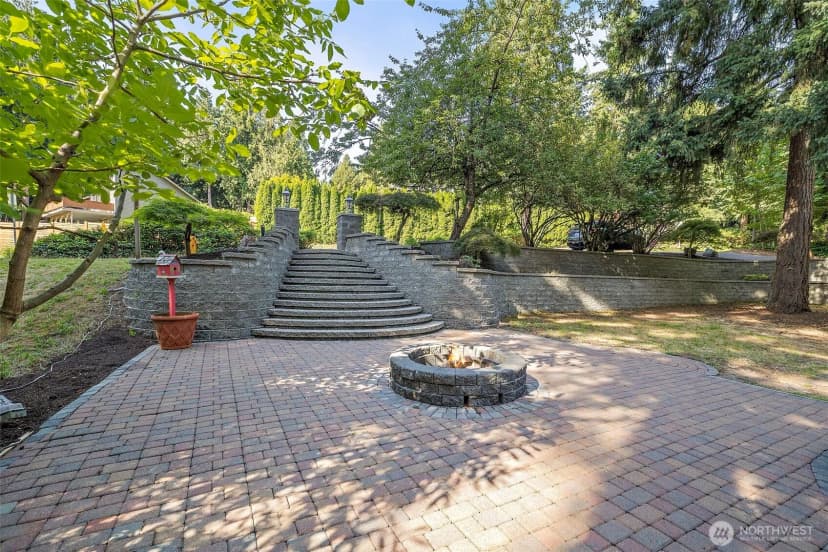Property photo for 21911 4th Avenue Se, Bothell photo 2