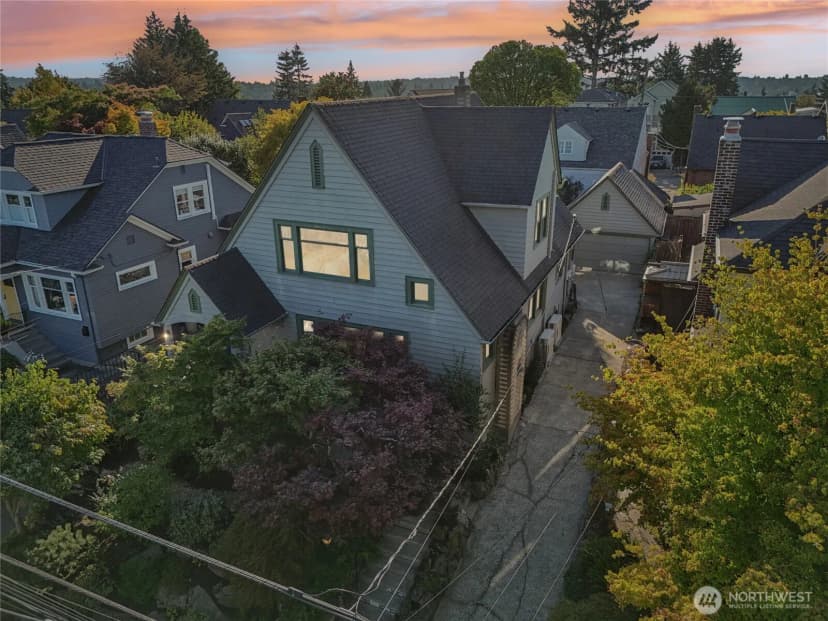 Property photo for 6847 18th Avenue Ne, Seattle photo 3