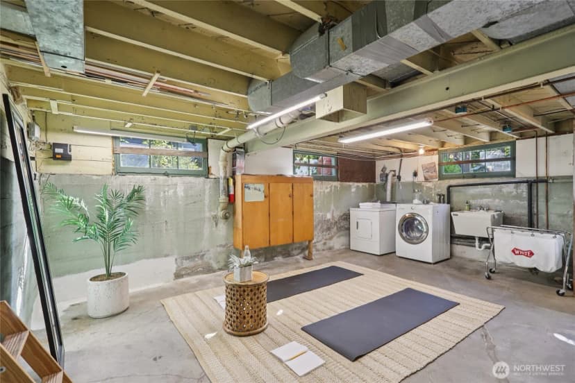 Property photo for 6847 18th Avenue Ne, Seattle photo 27