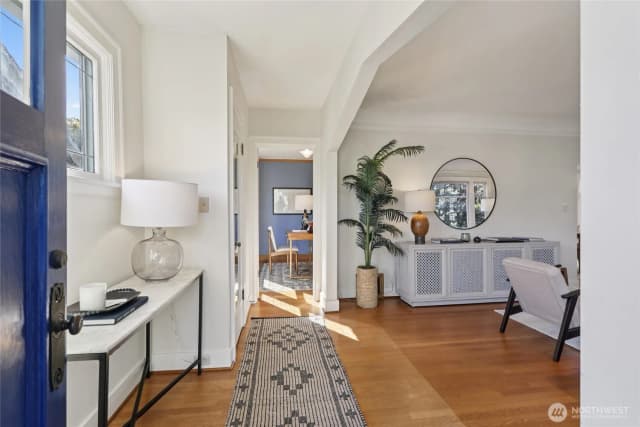 Property photo for 6847 18th Avenue Ne, Seattle photo 5