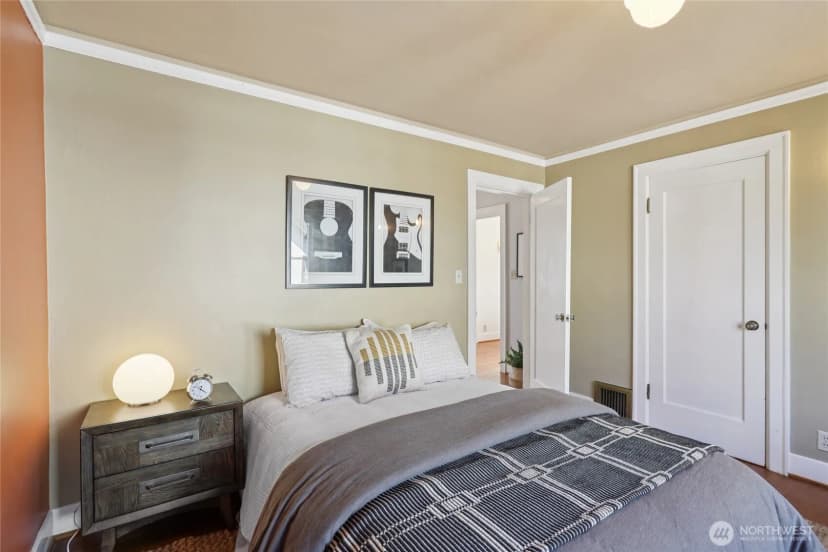 Property photo for 6847 18th Avenue Ne, Seattle photo 25