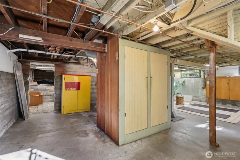 Property photo for 6847 18th Avenue Ne, Seattle photo 26